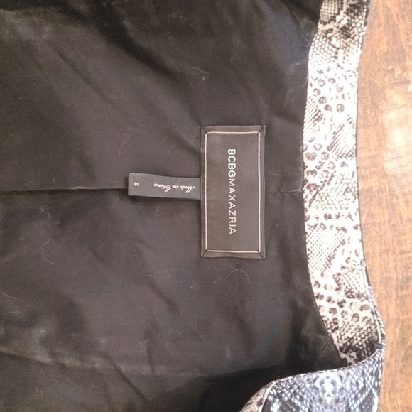 BCBGMAXAZRIA Moto Jacket in snakeskin pattern - Picture 5 of 8